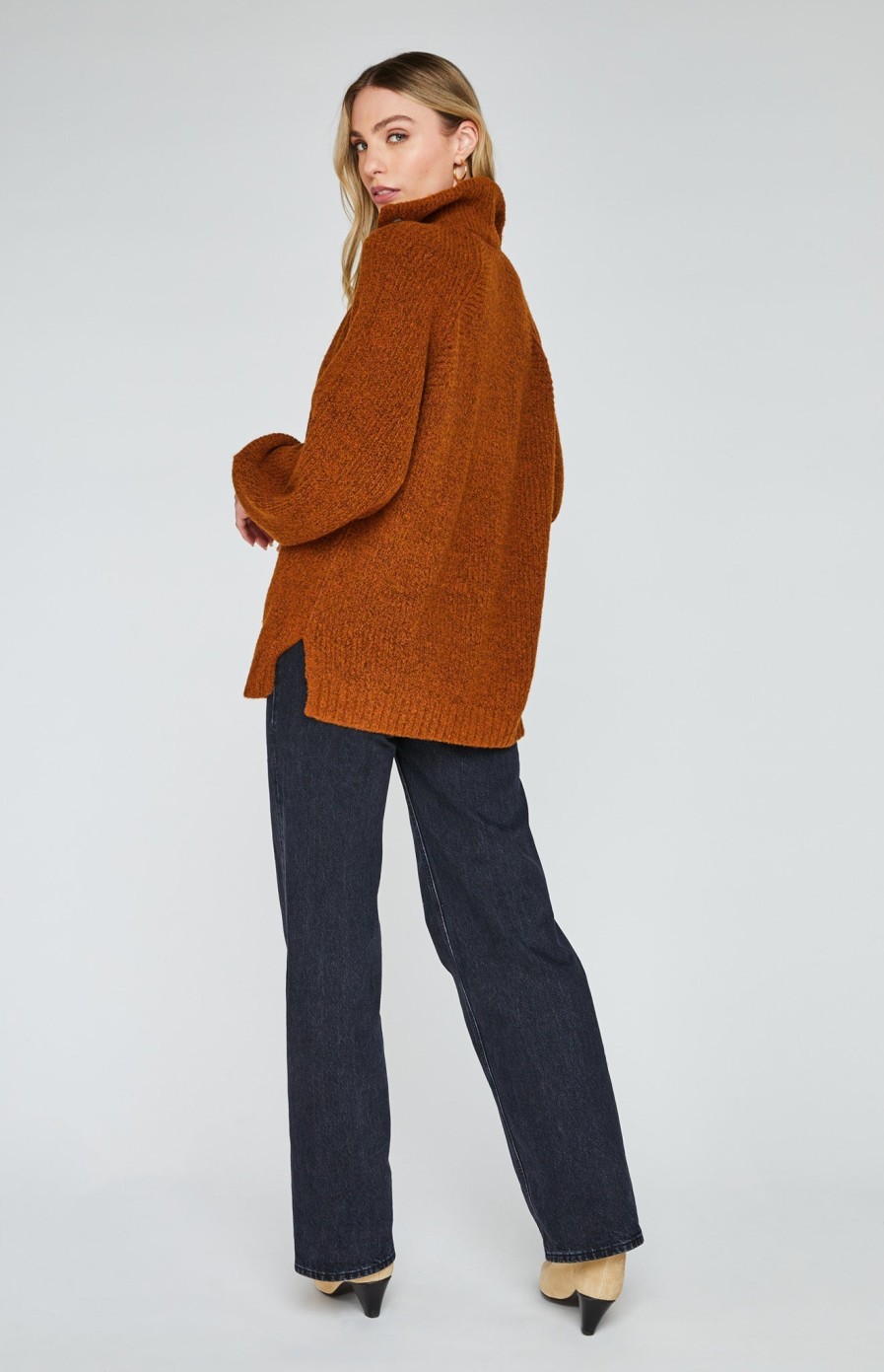 The Knit Edit Gentle Fawn | Alden Pullover Sweater